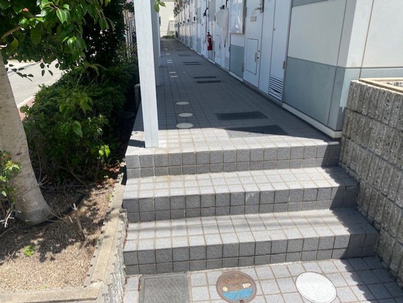 レオパレスハーモニー　ピアザ エントランス