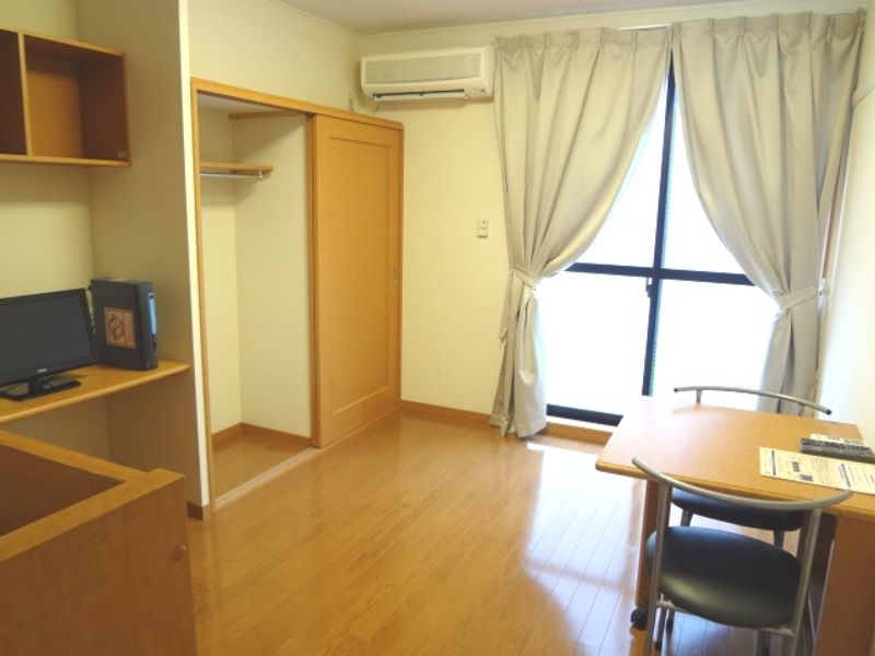 レオパレスプチＭ 居間