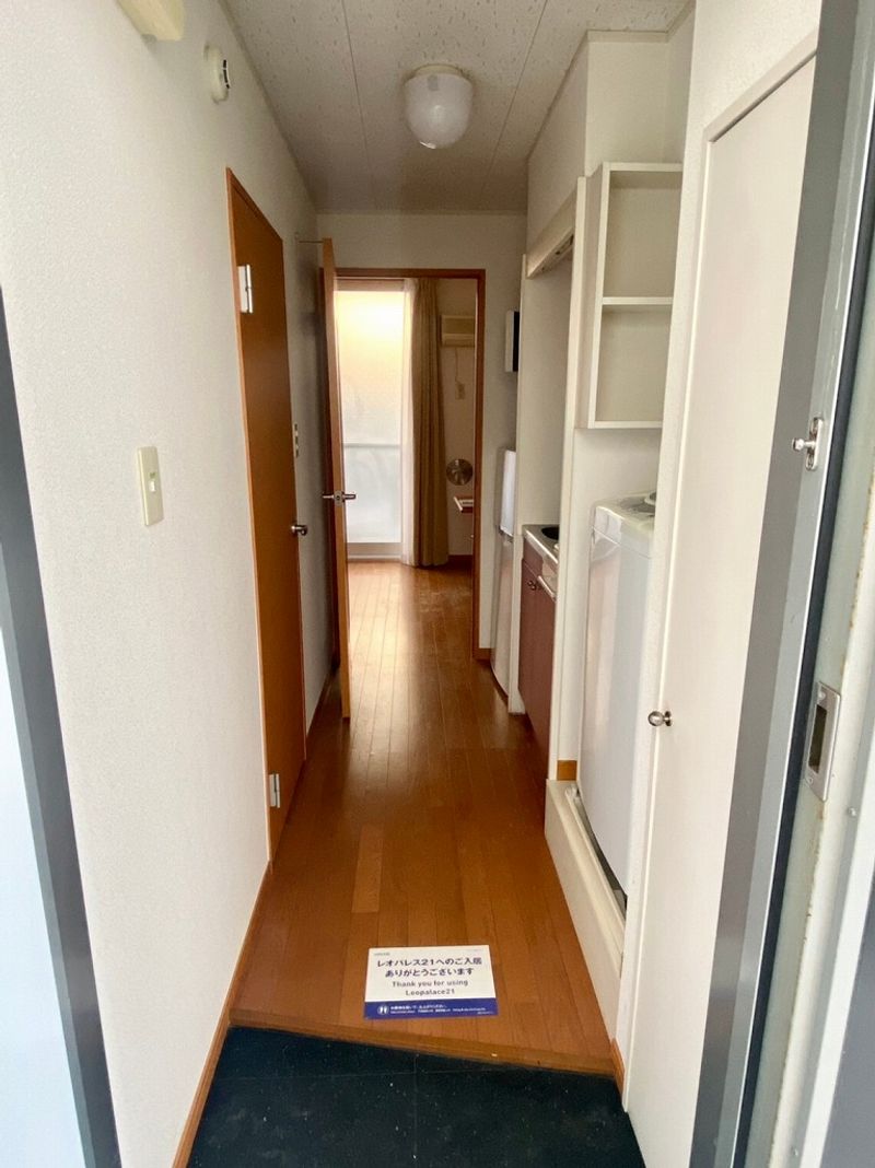 レオパレスＫ 玄関
