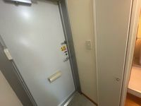 レオパレスサンライズ 玄関