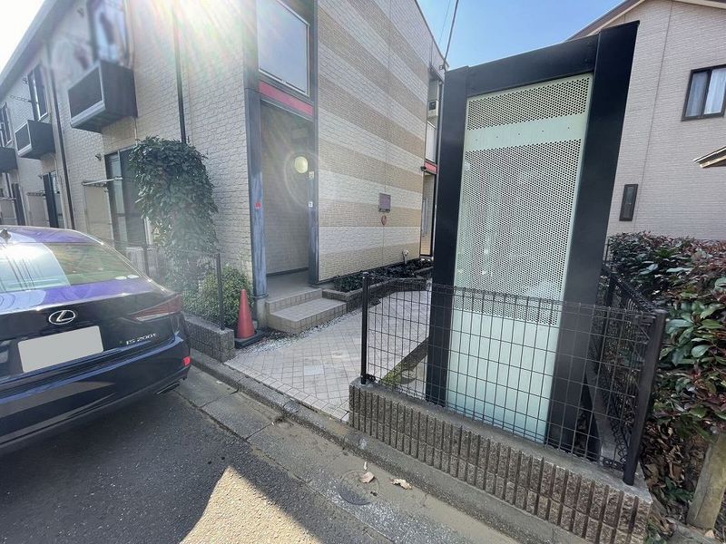 レオパレス竹 エントランス