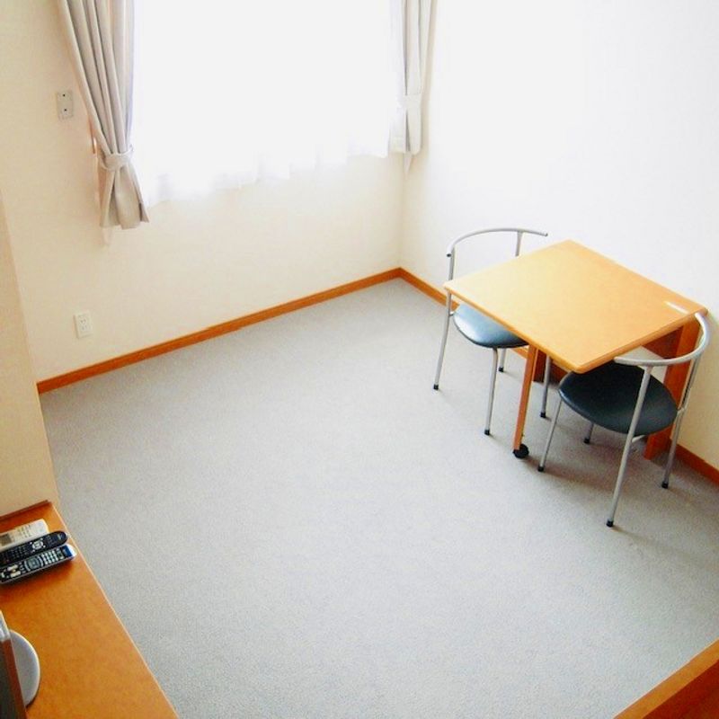 レオパレス宮ノ前１号棟 居間