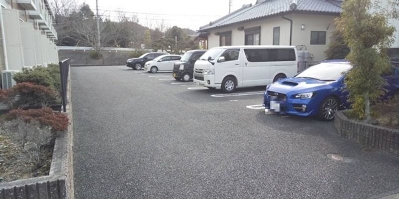 レオパレスあいの 駐車場