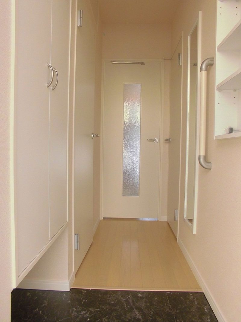 レオネクストサンタ 玄関