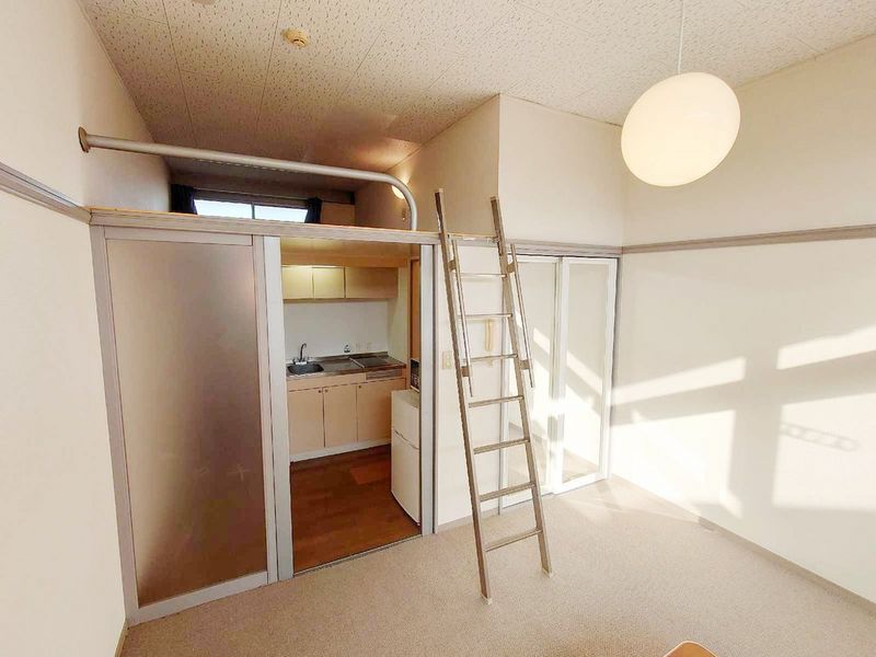 レオパレスＴＯＹＡ 居間