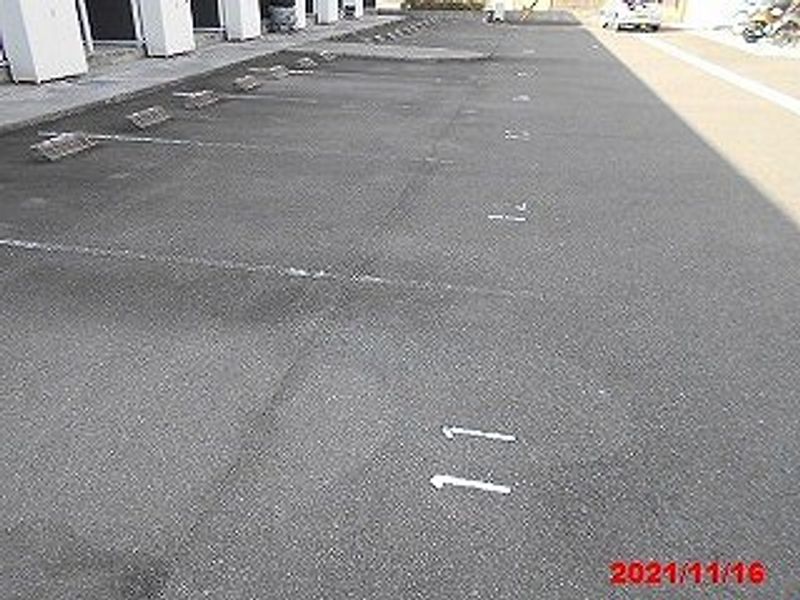 レオネクスト太田 駐車場