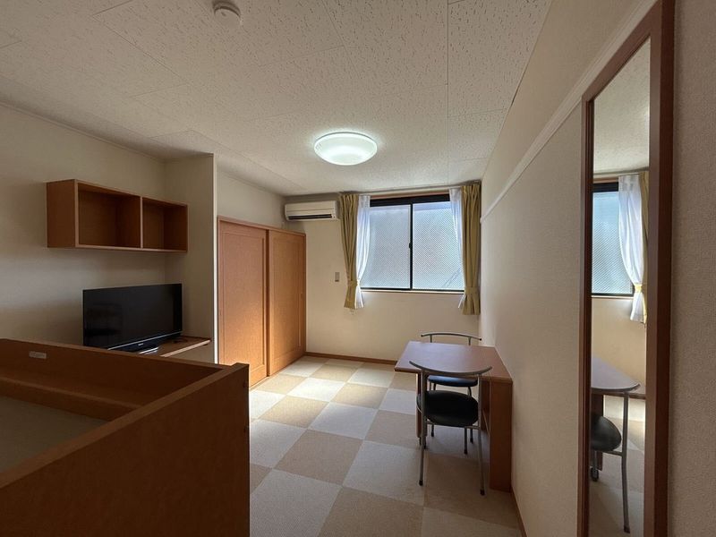 レオパレスハナミズキ仁戸名 居間
