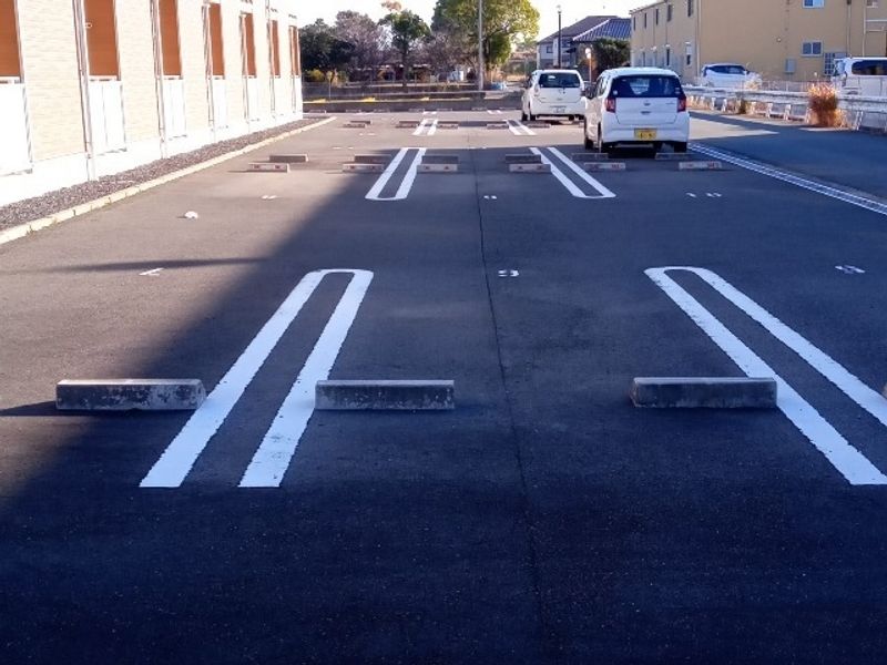 レオネクストはなみずき 駐車場