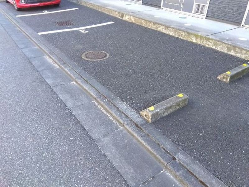 レオパレスＬＡＧＯＯＮ 駐車場