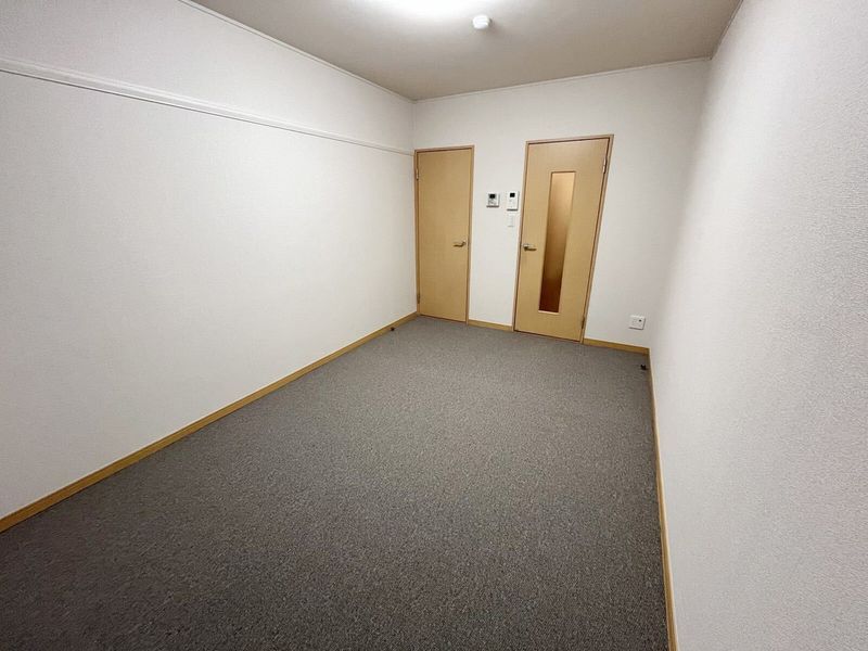 レオパレストウメイ 居間