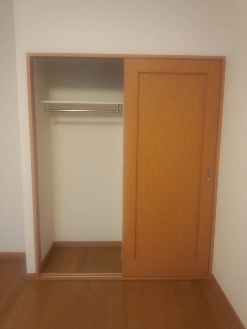 レオパレス安慶名 収納