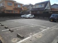 レオパレス西古津 駐車場