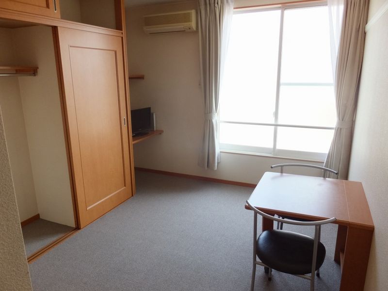 レオパレスセジュール 居間