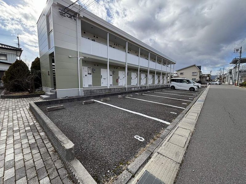 レオパレス湖浜 駐車場