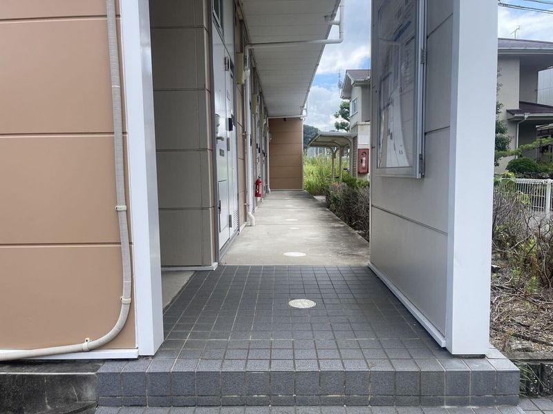 レオパレス紀三井寺Ⅱ エントランス