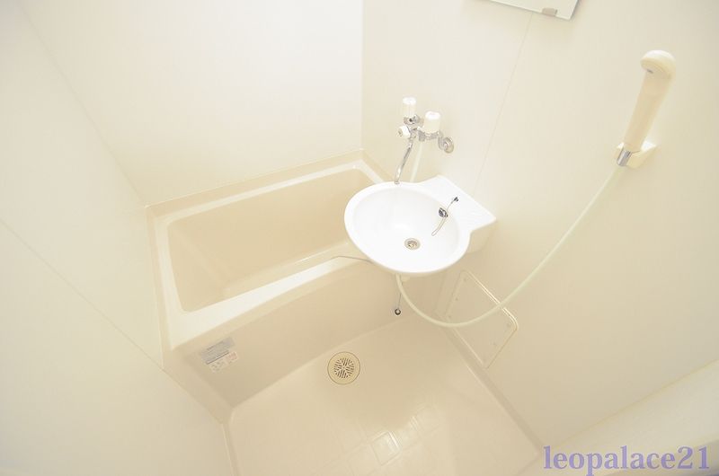 leopalace Primavera Bathroom