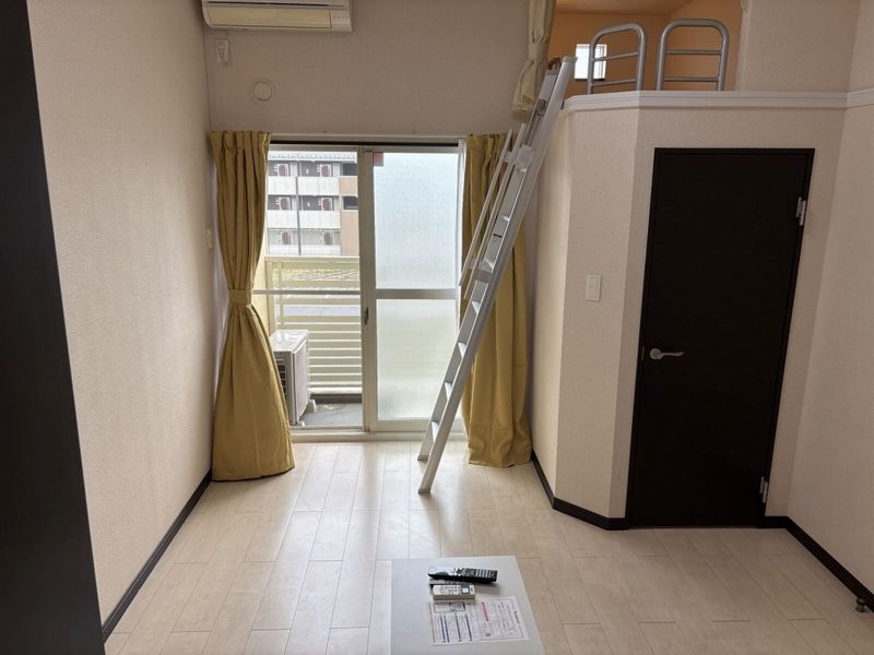 レオネクストコラッジョ 居間