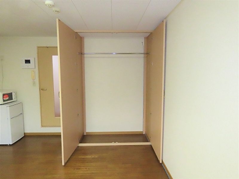 レオパレスＫＯＨＡＮ 収納