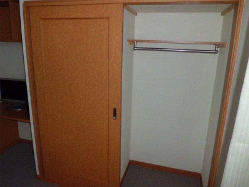 レオパレスパーク森山 収納