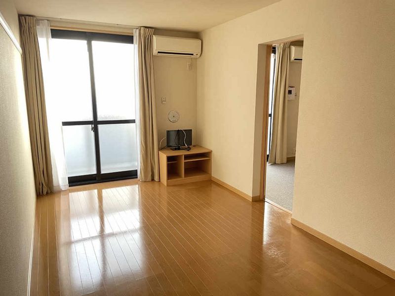 レオパレスユーザン 居間