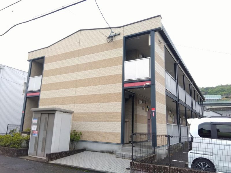 レオパレスルイーズ坂出 外観