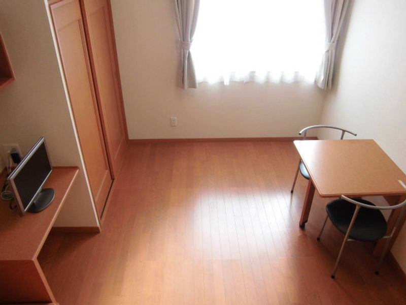 レオパレスバンブー 居間