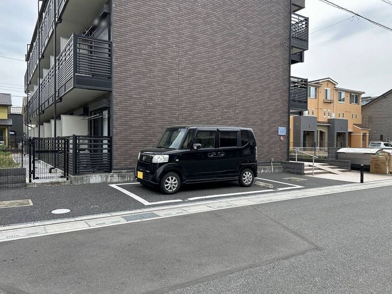 レオネクストジオイド 駐車場