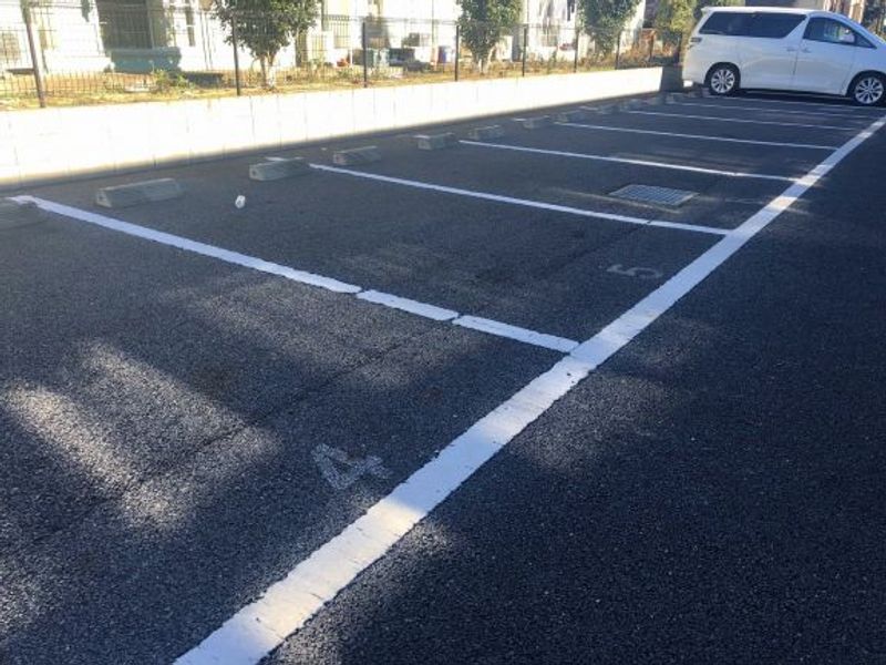 レオネクストアーバンスクエア 駐車場