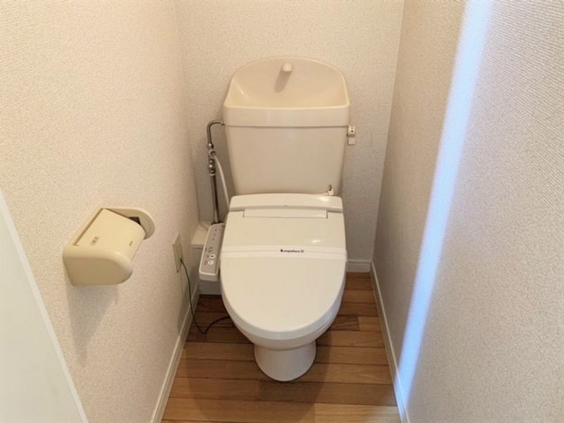 レオパレスシェソア トイレ
