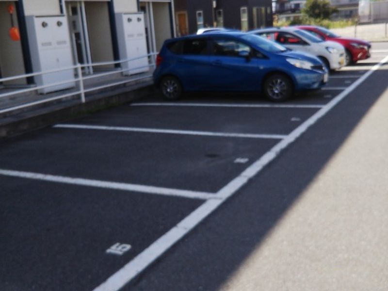 レオパレスグレイス下田 駐車場