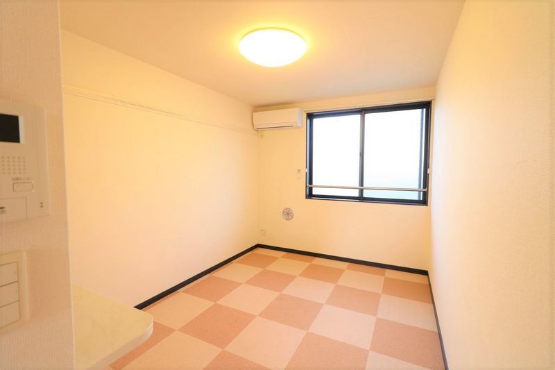 LEONEXT First Living room