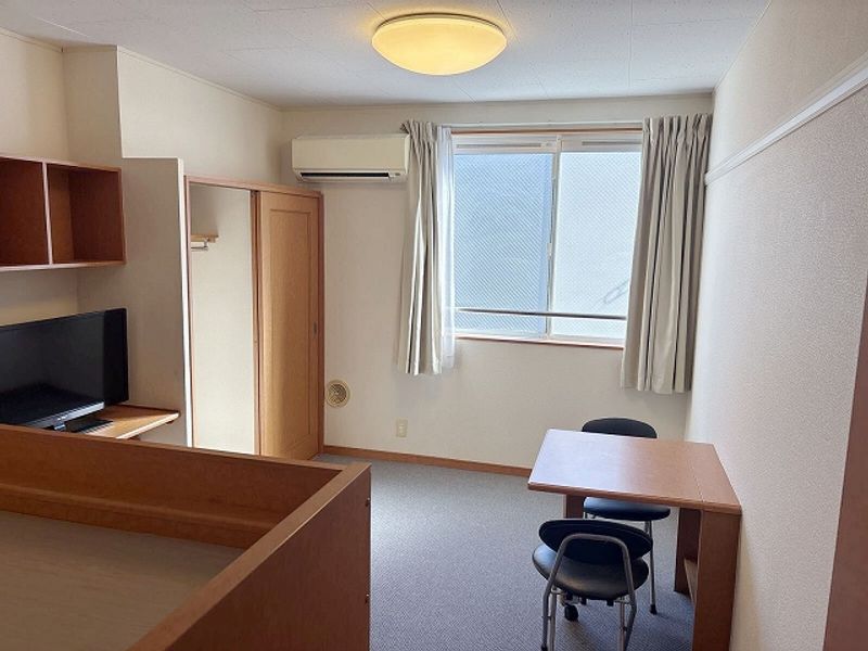 レオパレスメイプルコートⅡ号館 居間