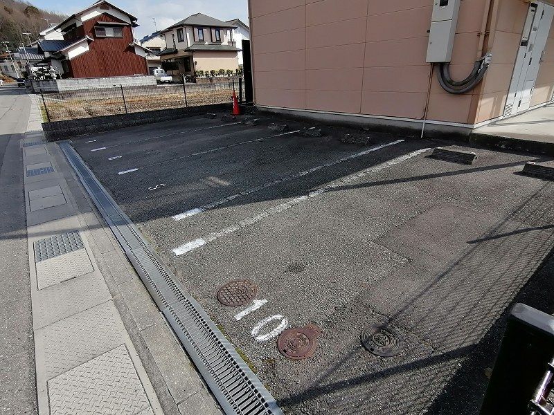 レオパレスＮａｔｕｒａｌｌｙⅡ 駐車場
