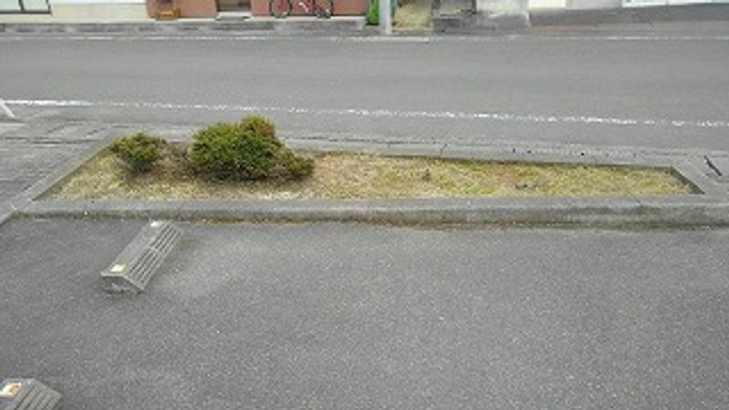レオパレスフローラ 庭