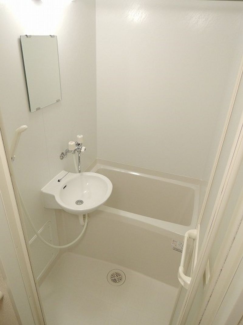 レオパレス１００ 風呂