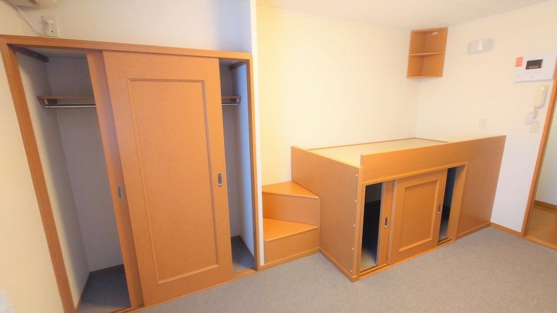 レオパレスアンプリオ　シエル 収納