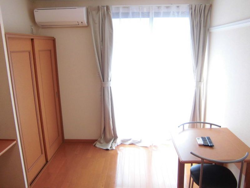 レオパレスフォレストコートⅡ 居間