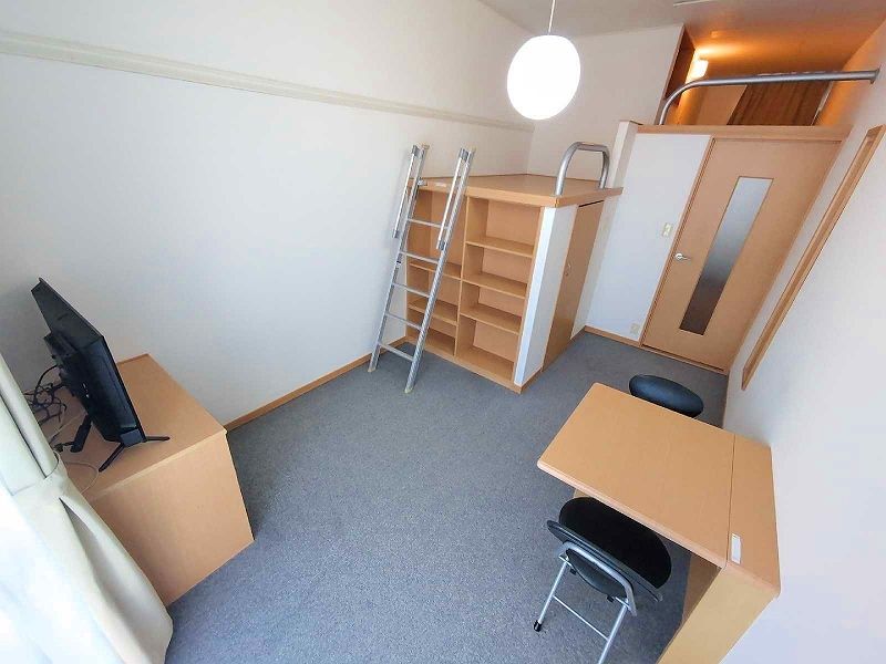 レオパレスアットホーム 居間