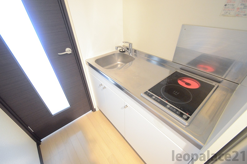 LEONEXT marin Kitchen