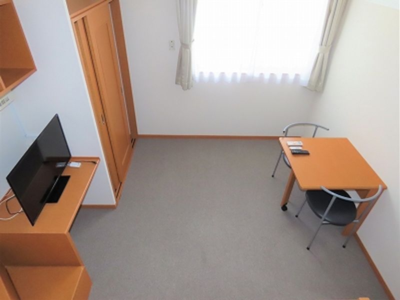 レオパレスフォレスト 居間
