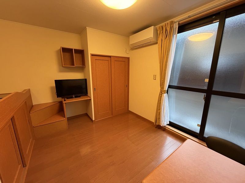 レオパレス池州町 居間