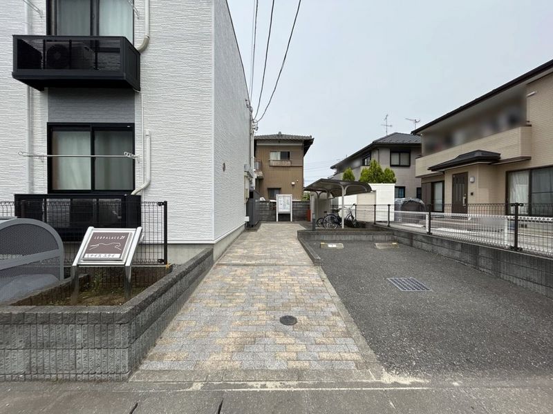 レオパレスナイス　ステイ エントランス