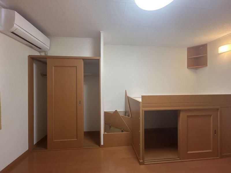 レオパレスポーラスターＡ 収納
