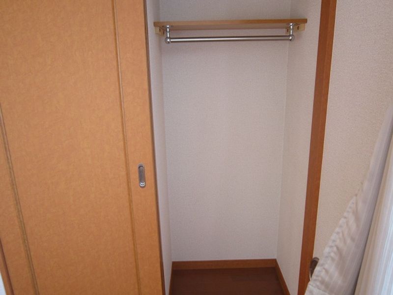 レオパレスダイヤパーク 収納