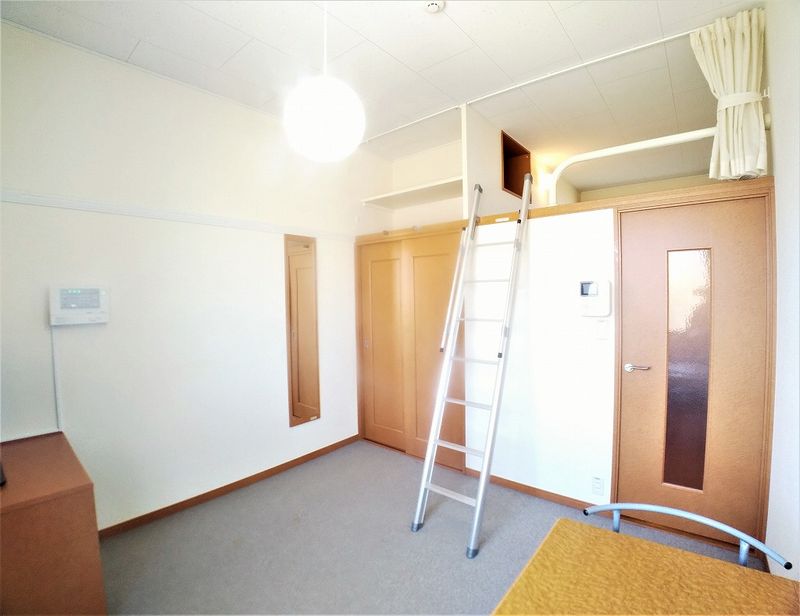 レオパレスサンパーク　２６番 居間