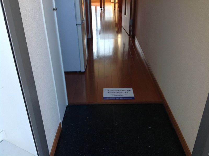 レオパレス富田 玄関