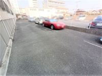 レオパレスルナⅠ 駐車場