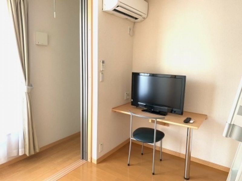 レオパレス稲荷前 居間