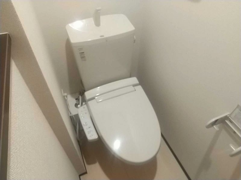 CLEINO T Villeneuve VI Nhà vệ sinh