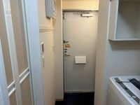 レオパレスカーサ　グリチーネ 玄関